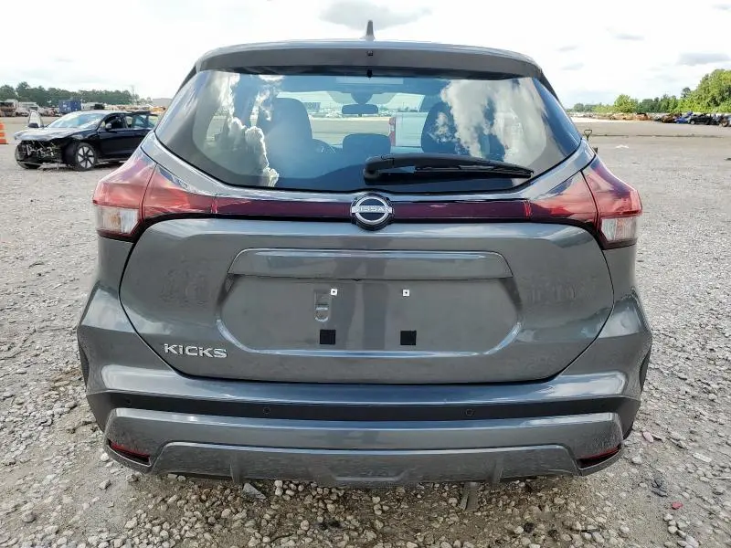2022 NISSAN KICKS S  