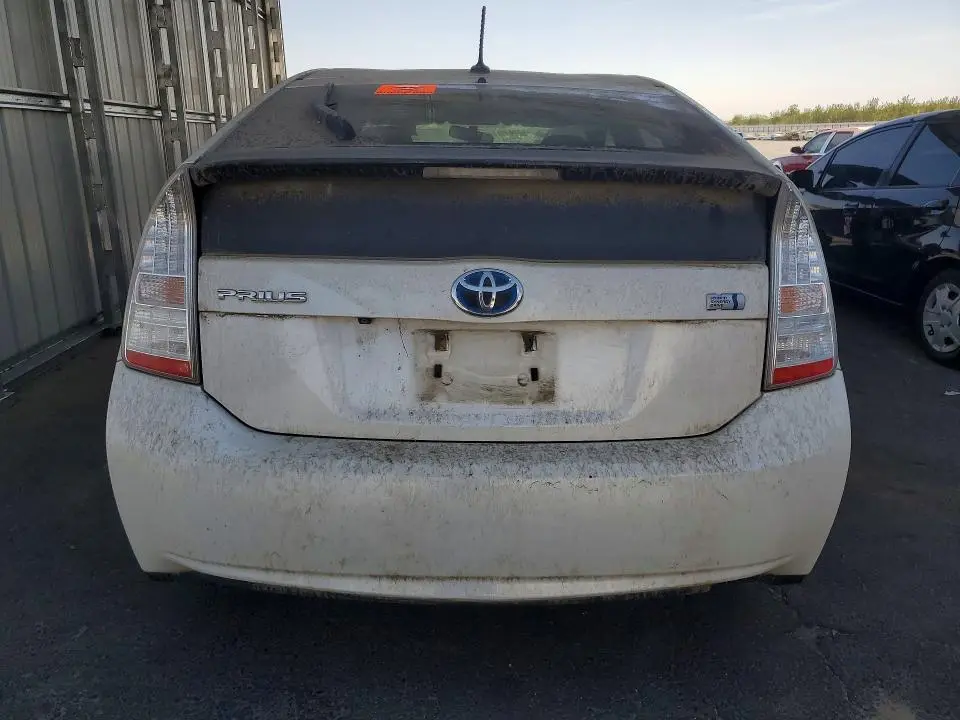 2011 TOYOTA PRIUS THREE  
