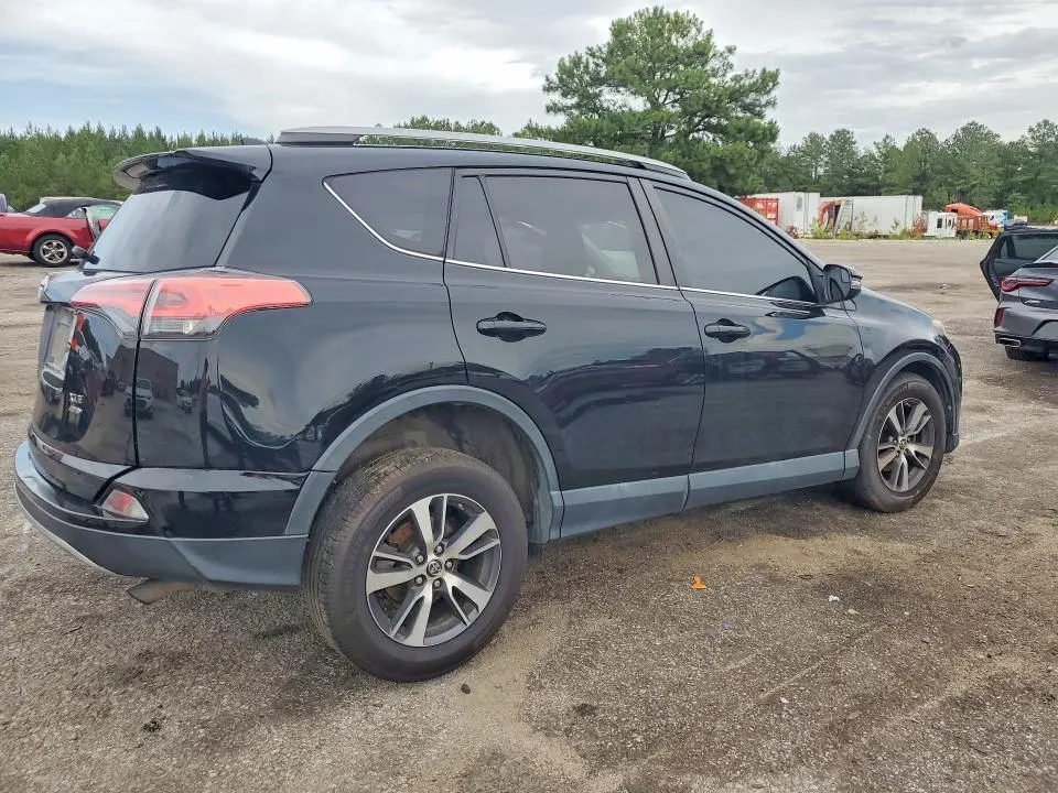 2017 TOYOTA RAV4 XLE  