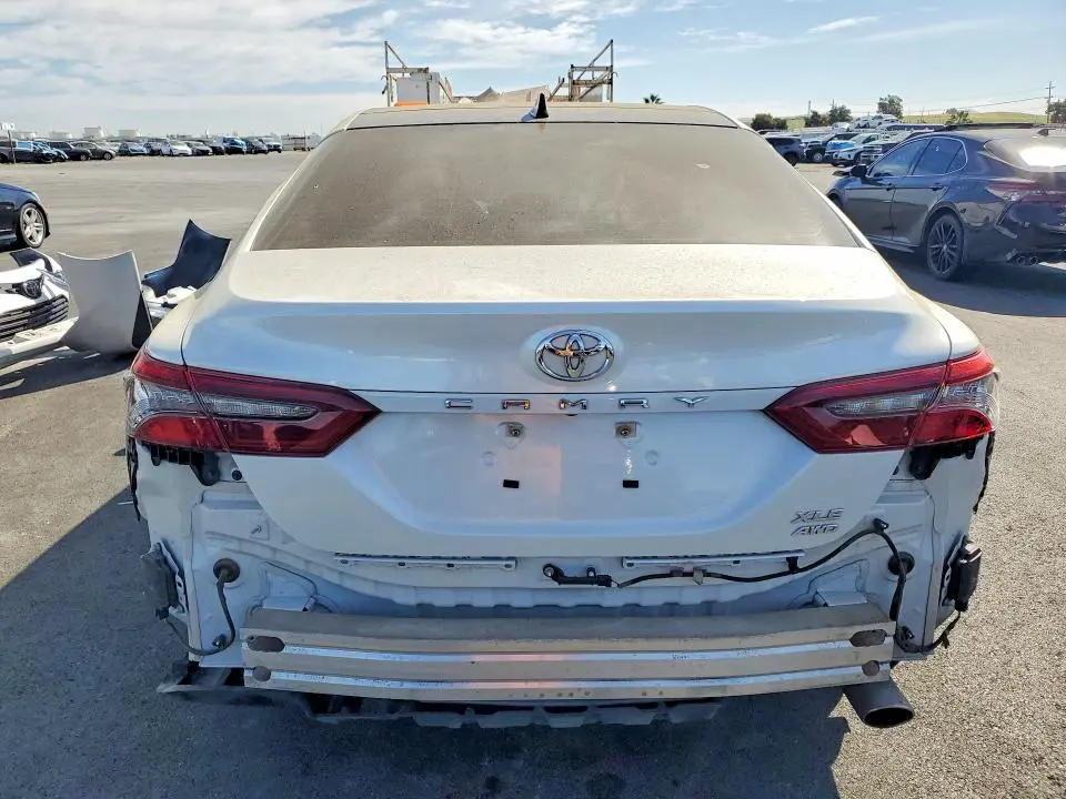 2023 TOYOTA CAMRY XLE  
