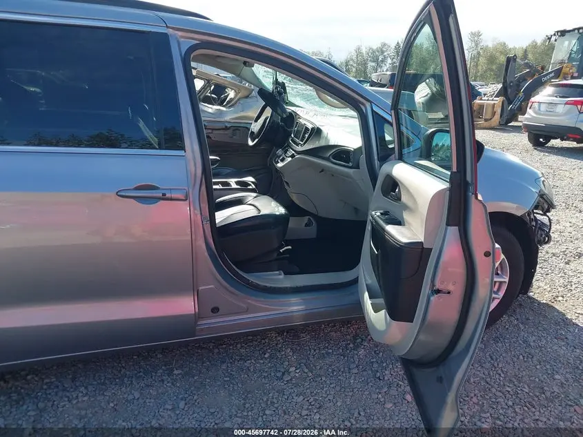 2021 CHRYSLER VOYAGER LXI