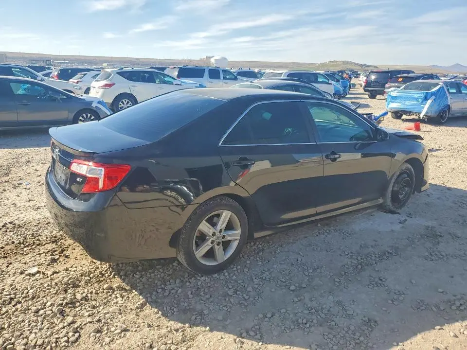 2014 TOYOTA CAMRY SE  