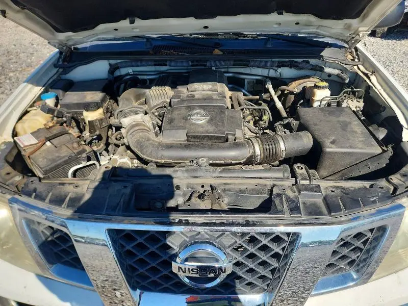 2011 NISSAN FRONTIER SV V6  
