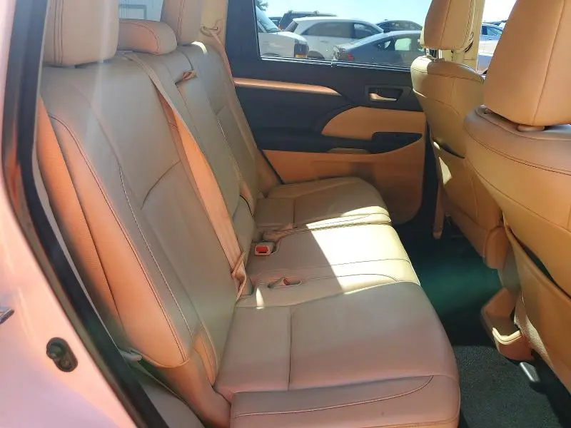 2015 TOYOTA HIGHLANDER XLE  