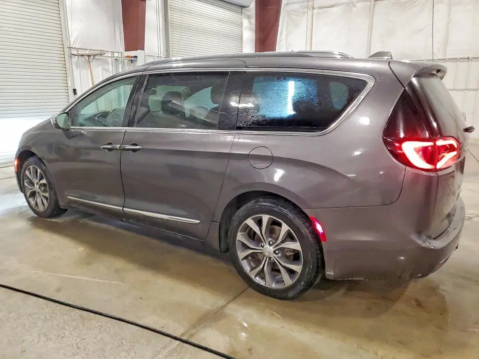 2017 CHRYSLER PACIFICA LIMITED  