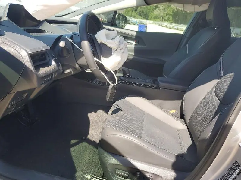 2024 TOYOTA PRIUS XLE  