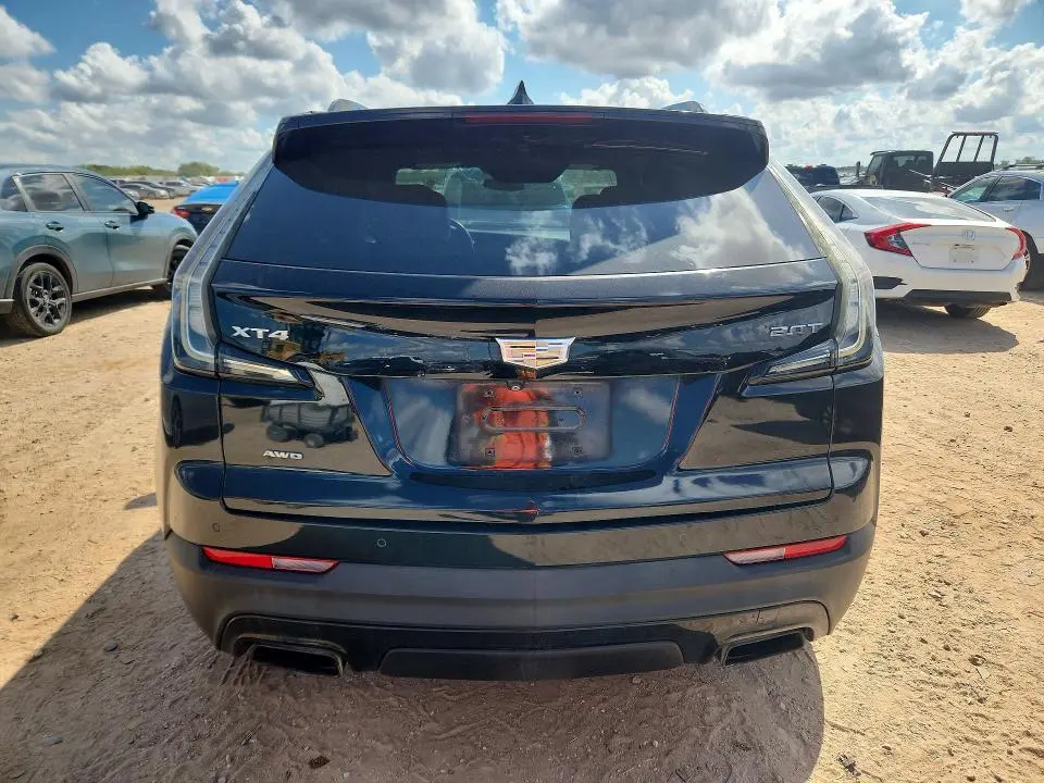 2019 CADILLAC XT4 SPORT  