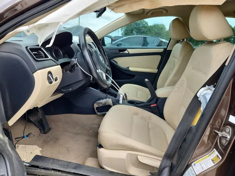 2012 VOLKSWAGEN JETTA SE  