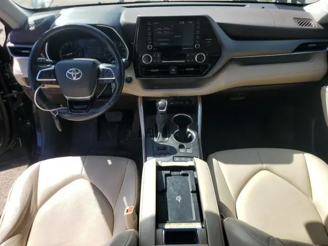 2021 TOYOTA HIGHLANDER XLE  