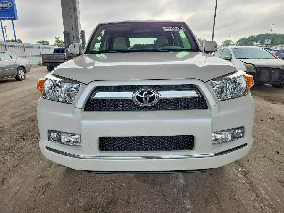 2013 TOYOTA 4RUNNER SR5  