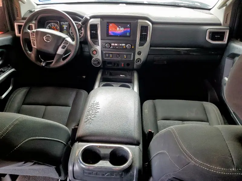 2017 NISSAN TITAN SV  
