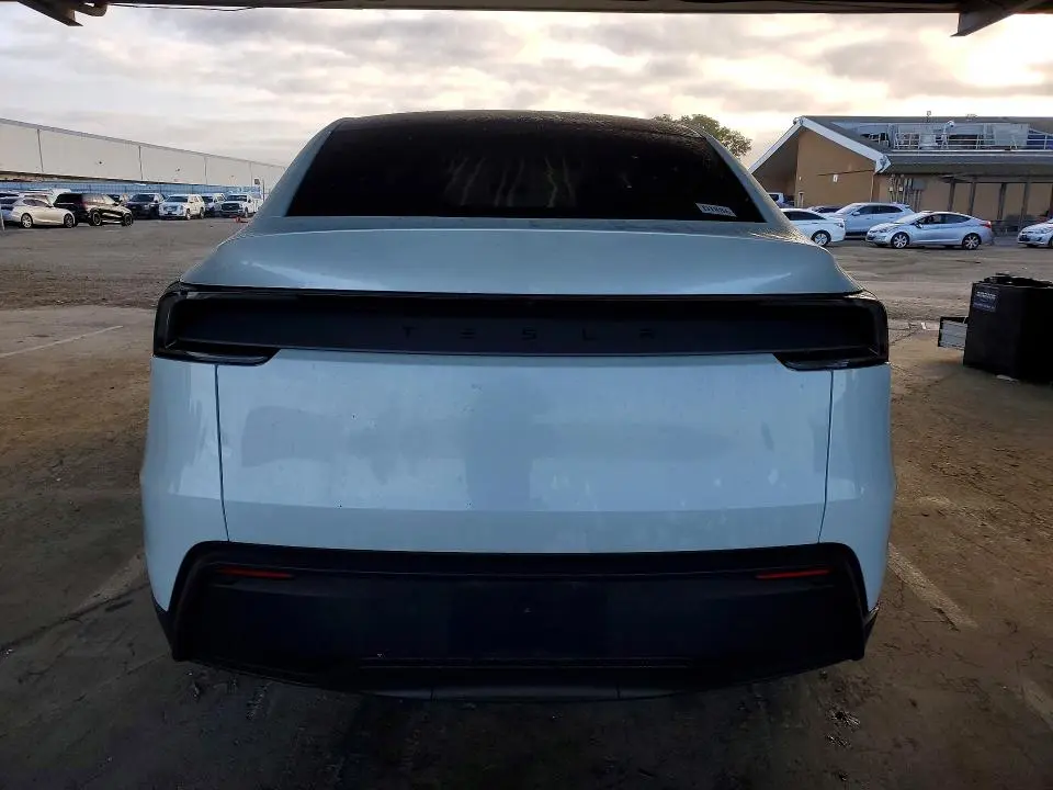2026 TESLA MODEL Y   