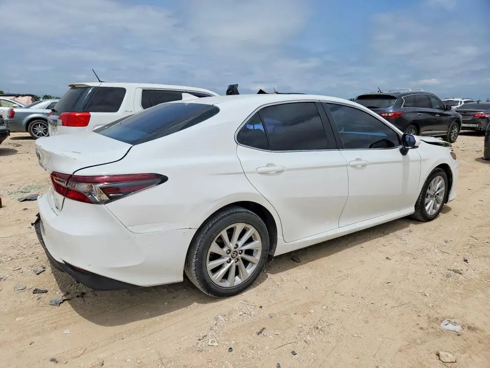 2021 TOYOTA CAMRY LE  