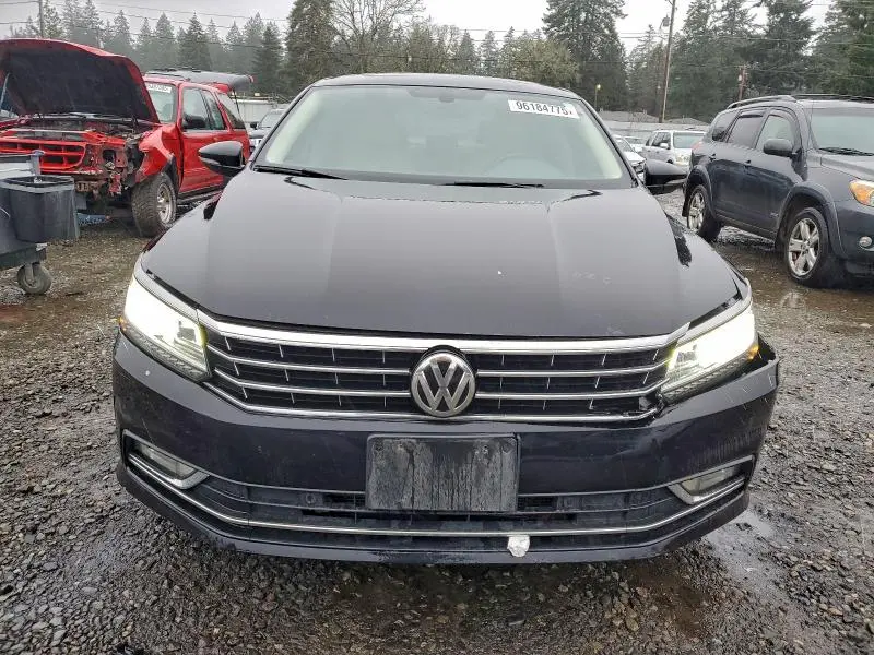2017 VOLKSWAGEN PASSAT SE  