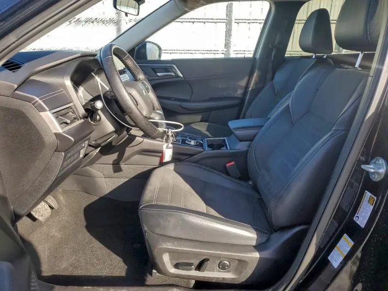 2024 MITSUBISHI OUTLANDER SE  