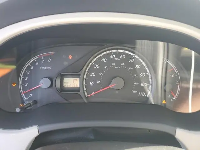 2013 TOYOTA SIENNA LE  