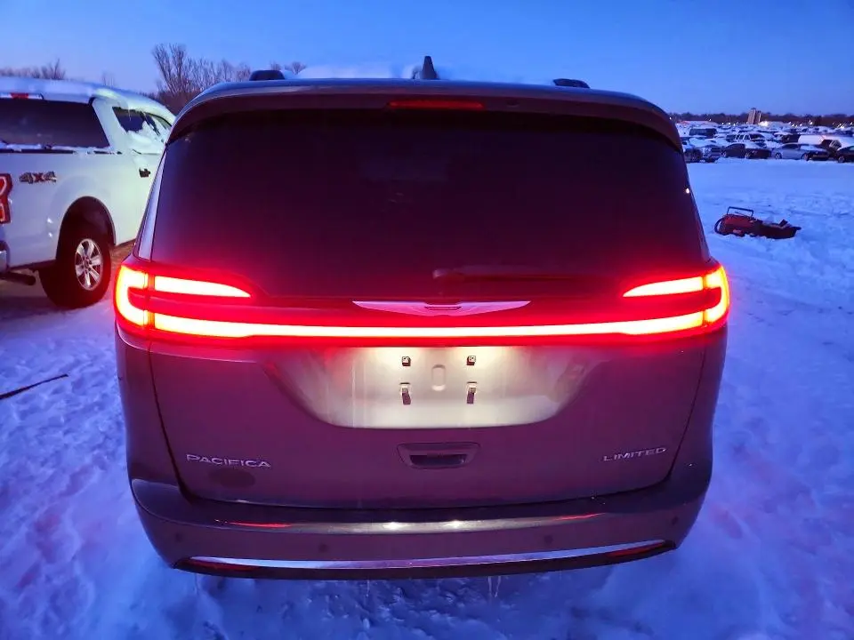2022 CHRYSLER PACIFICA LIMITED  