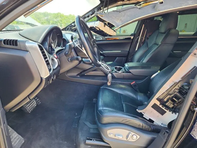2017 PORSCHE CAYENNE   