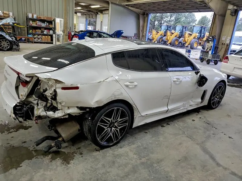 2023 KIA STINGER GT2  