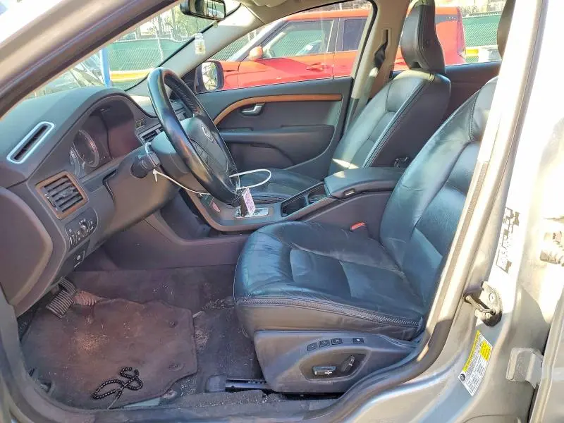 2010 VOLVO XC70 3.2  