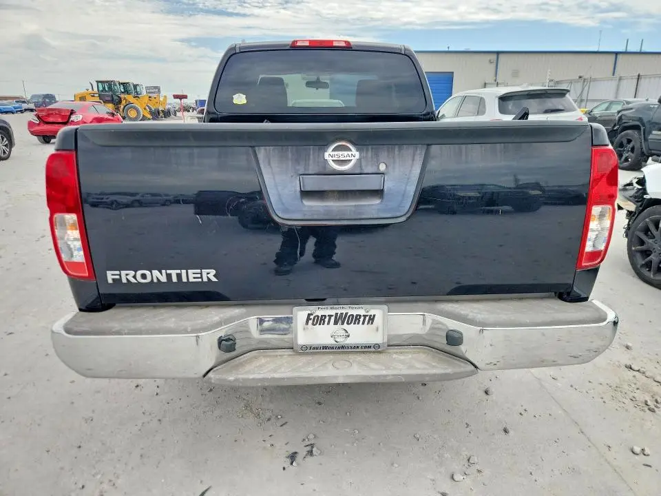 2014 NISSAN FRONTIER S  
