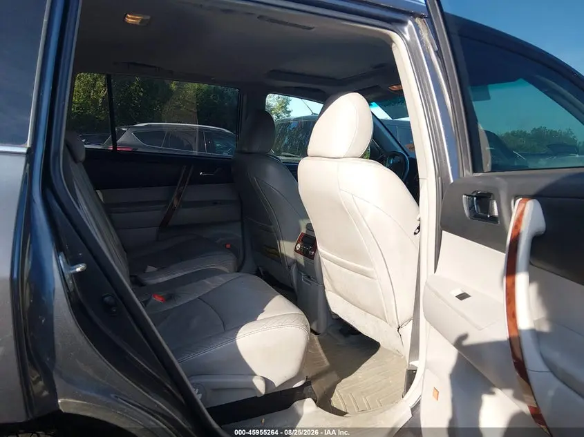 2013 TOYOTA HIGHLANDER LIMITED V6