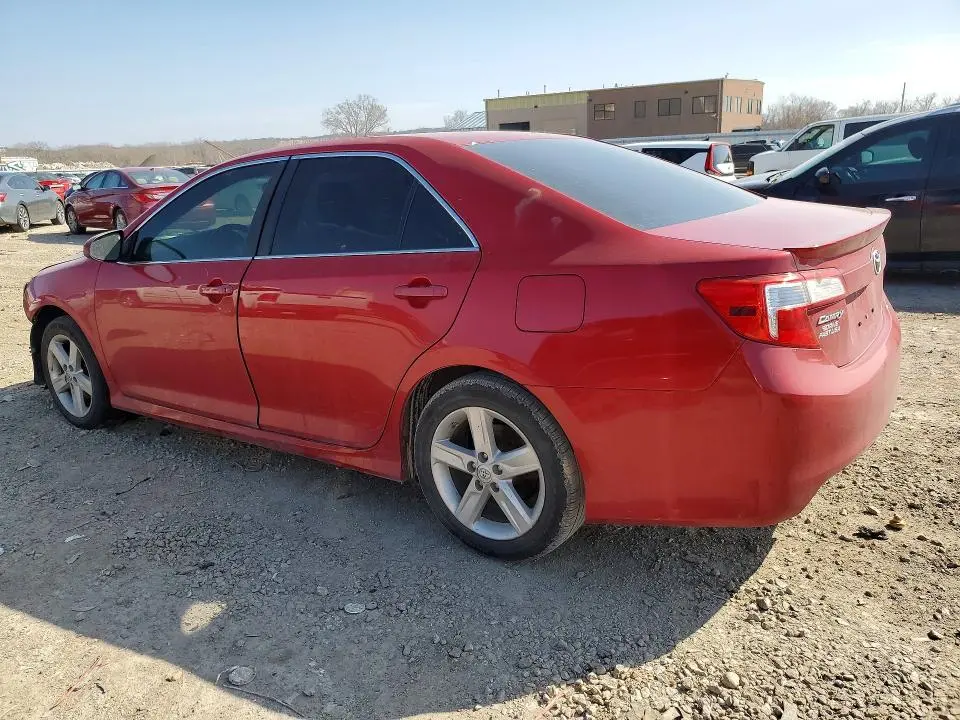 2014 TOYOTA CAMRY SE  