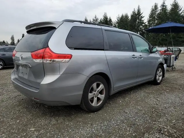 2013 TOYOTA SIENNA LE  