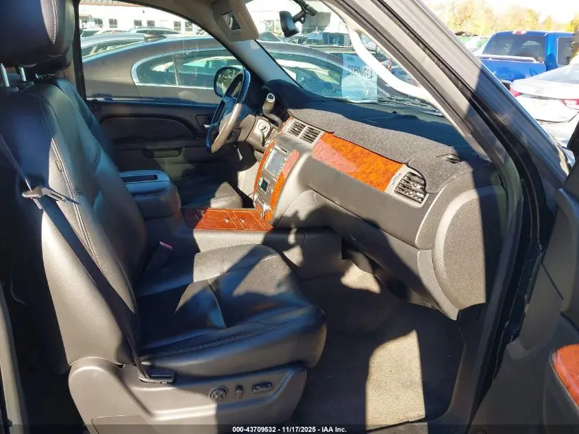 2013 CHEVROLET TAHOE LTZ