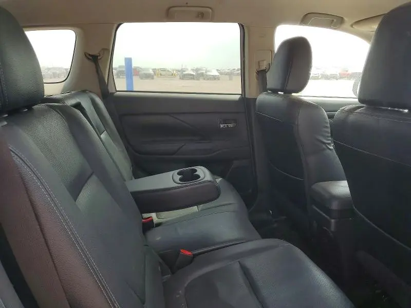 2018 MITSUBISHI OUTLANDER SE  