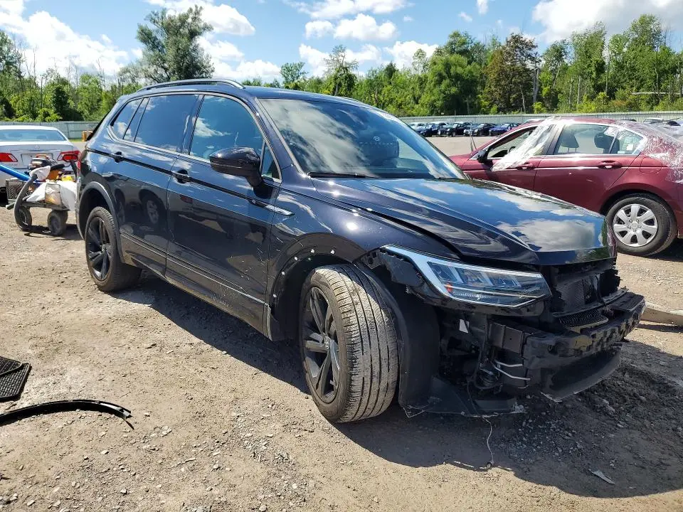 2024 VOLKSWAGEN TIGUAN SE R-LINE BLACK  