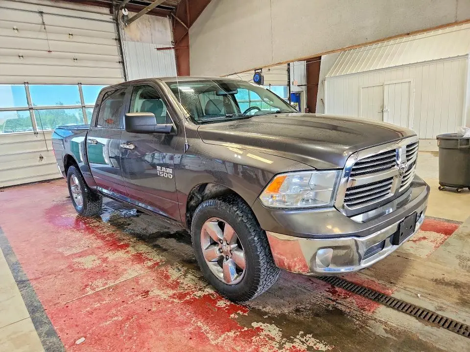 2015 RAM 1500 SLT  