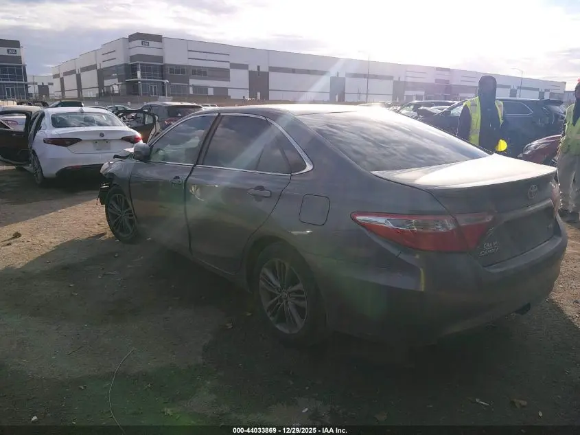 2016 TOYOTA CAMRY SE