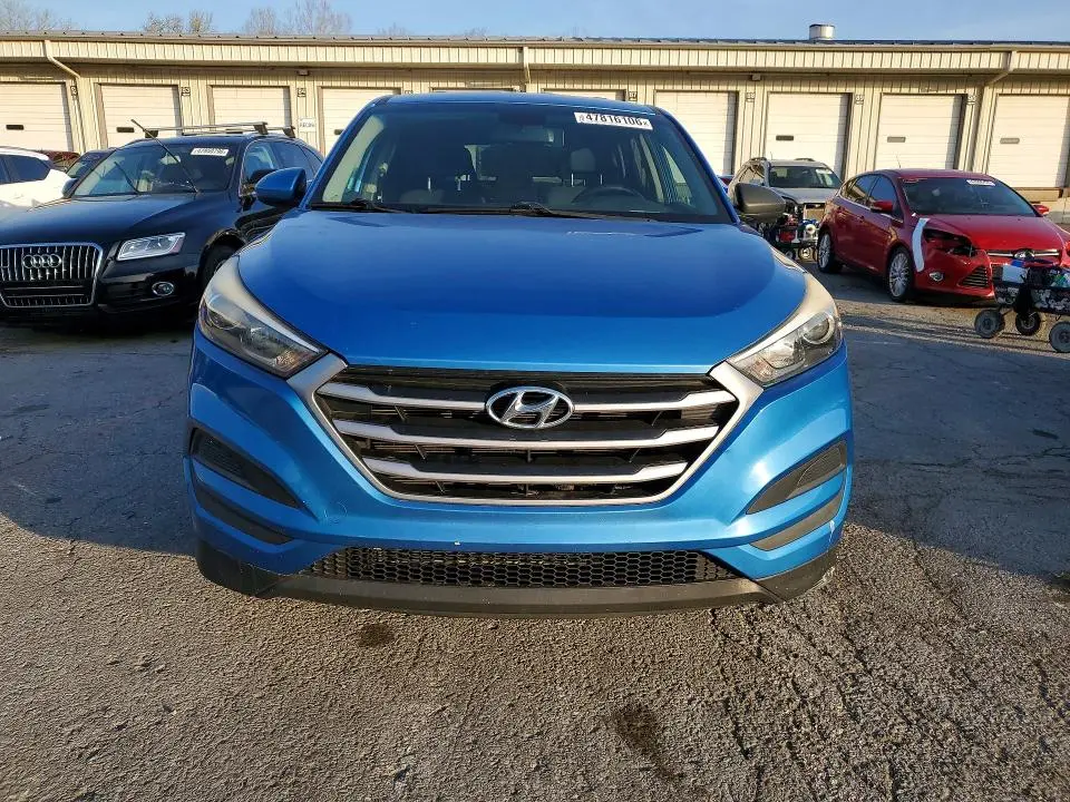 2017 HYUNDAI TUCSON SE  