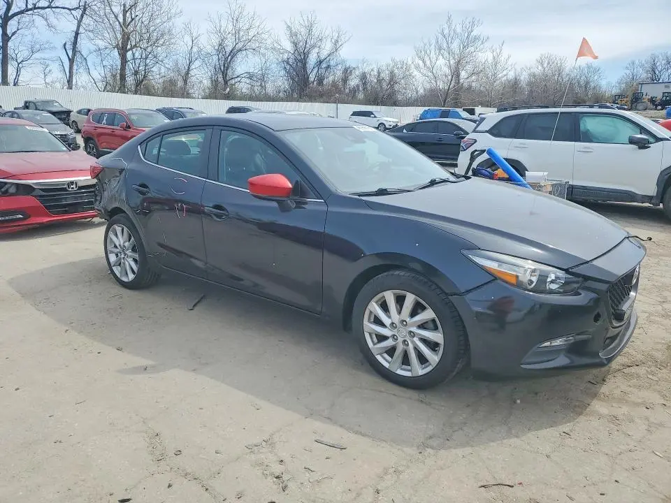2017 MAZDA 3 TOURING  