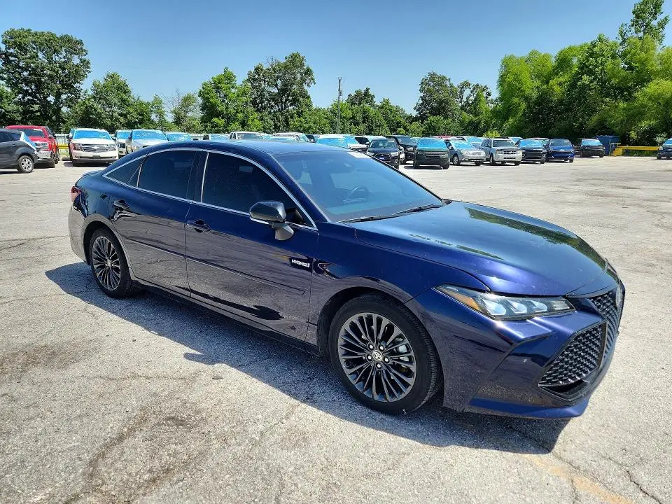 2021 TOYOTA AVALON XSE  