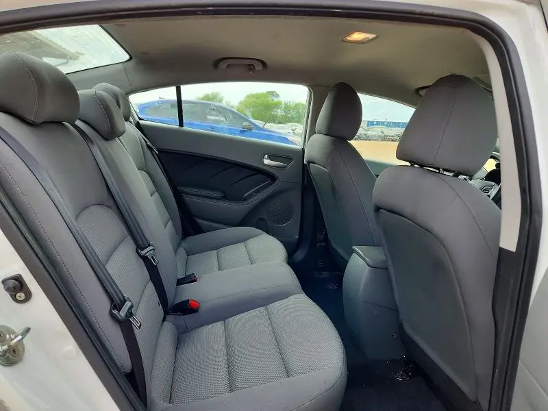 2017 KIA FORTE LX  
