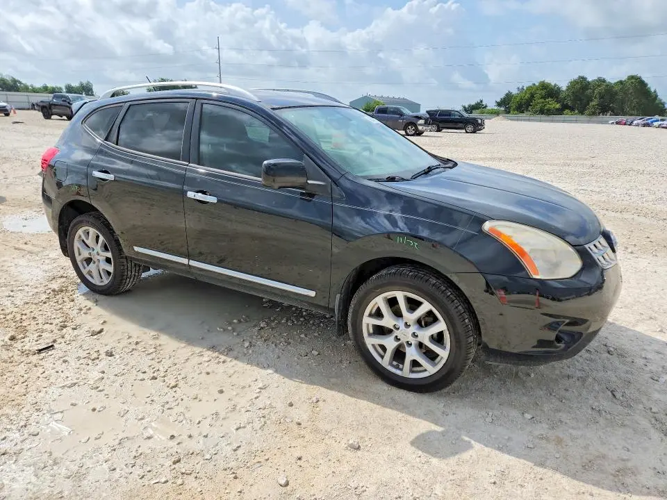 2013 NISSAN ROGUE S  