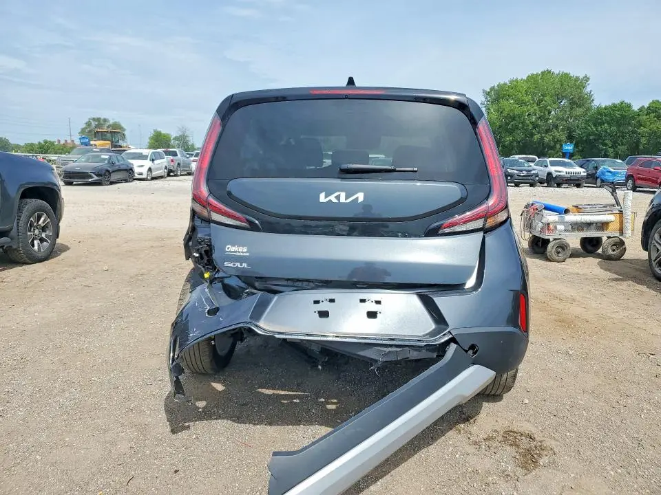 2024 KIA SOUL LX  