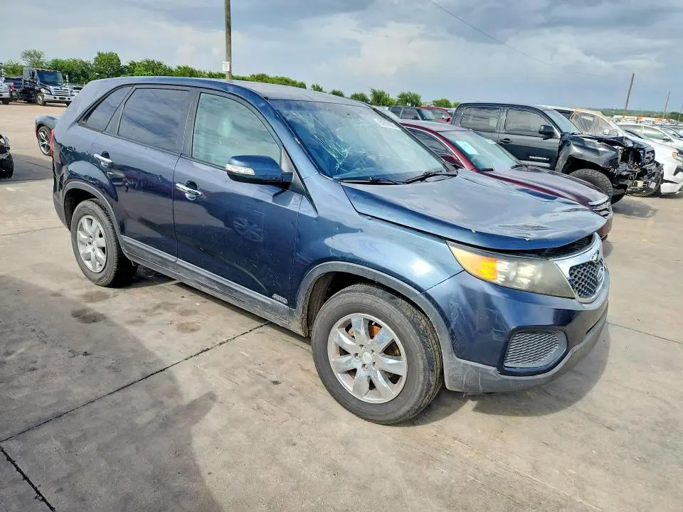 2011 KIA SORENTO LX  