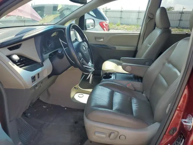 2016 TOYOTA SIENNA XLE  