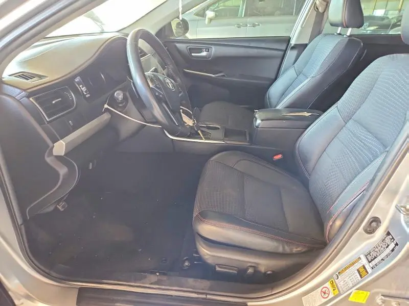 2015 TOYOTA CAMRY SE  
