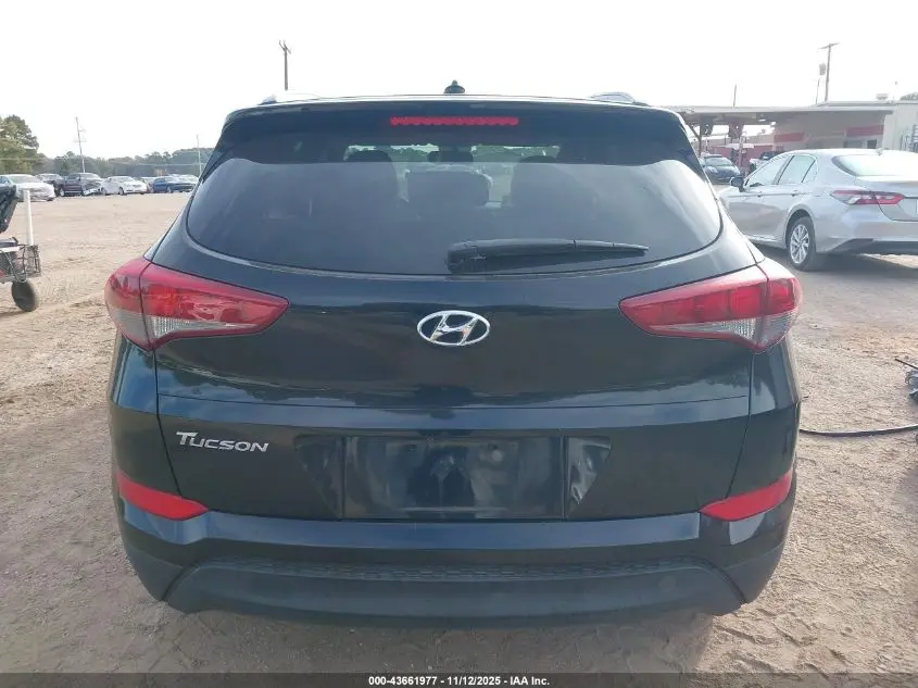 2016 HYUNDAI TUCSON SE
