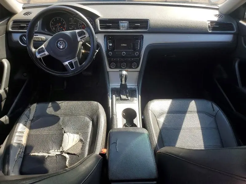 2013 VOLKSWAGEN PASSAT SE  