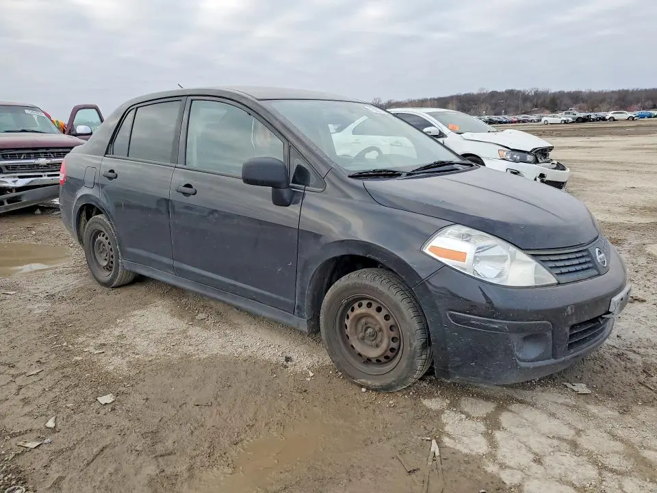 2011 NISSAN VERSA S  