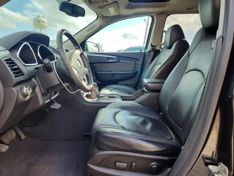 2011 CHEVROLET TRAVERSE LT  