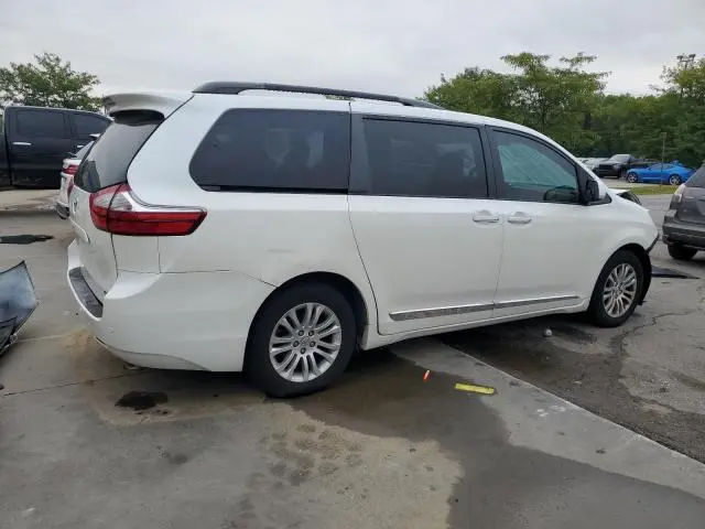 2015 TOYOTA SIENNA XLE  