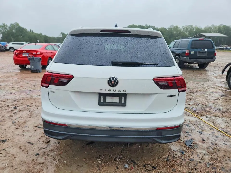 2022 VOLKSWAGEN TIGUAN SE  