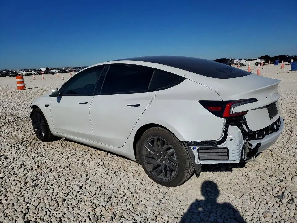 2026 TESLA MODEL 3   