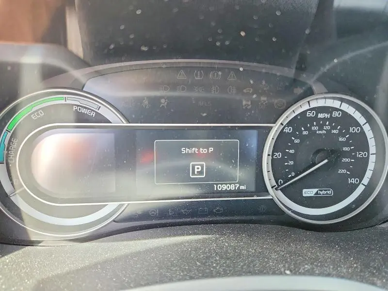 2017 KIA NIRO LX  